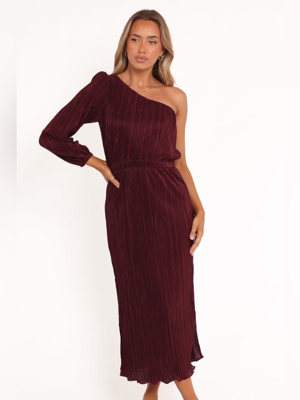 Petal & Pup Pontee One Shoulder Pleated Midi Dress Size Medium Burgundy